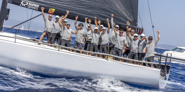 Puerto Portals 52 SUPER SERIES Sailing Week e 20th Anniversary Invitational: Il vento instabile regala a Sled la vittoria finale senza regate, Quantum Racing e Phoenix sul podio.