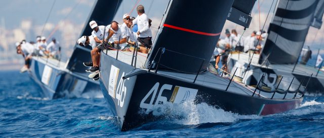 Azzurra e Luna Rossa, la dura lotta per il podio