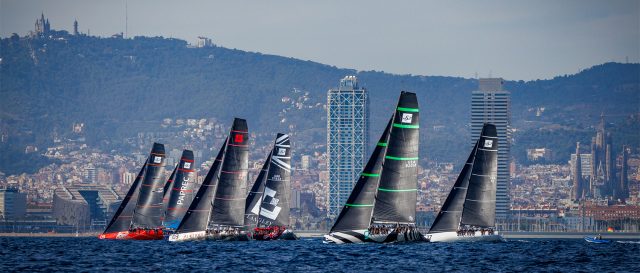 La flota de las 52 SUPER SERIES toma contacto con el campo de regatas de Barcelona